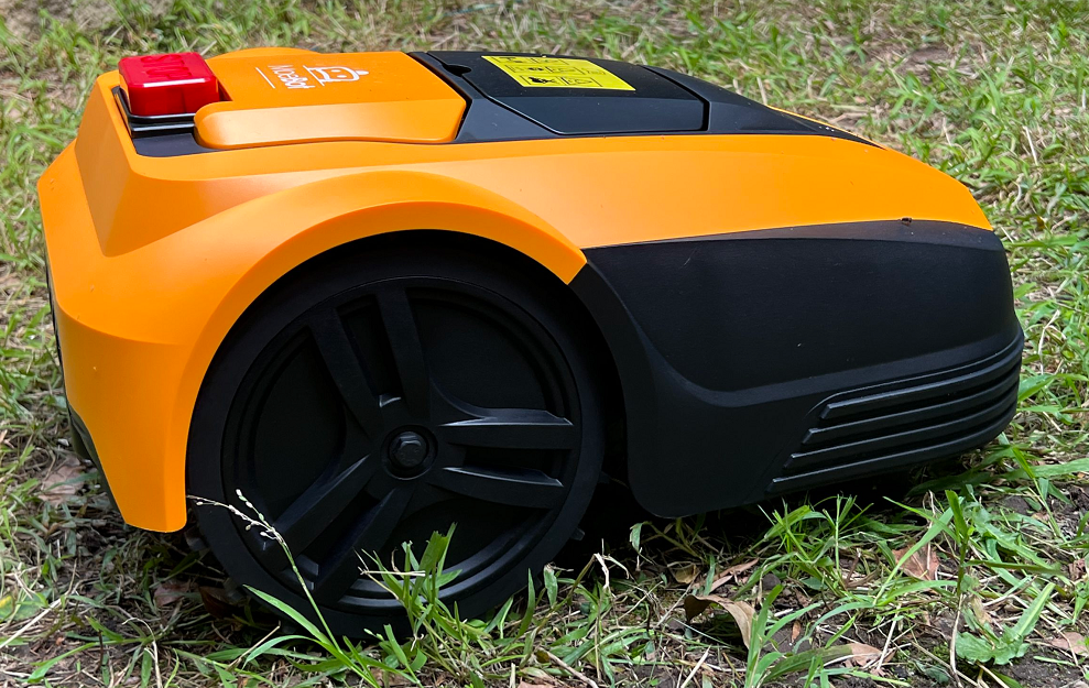 https://lovethelawn.weebly.com/uploads/1/4/0/9/140967126/what-are-the-top-10-safety-tips-for-robotic-mowers_orig.png